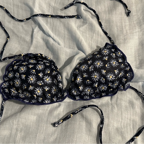 Bikini Set - Picture 3 of 4